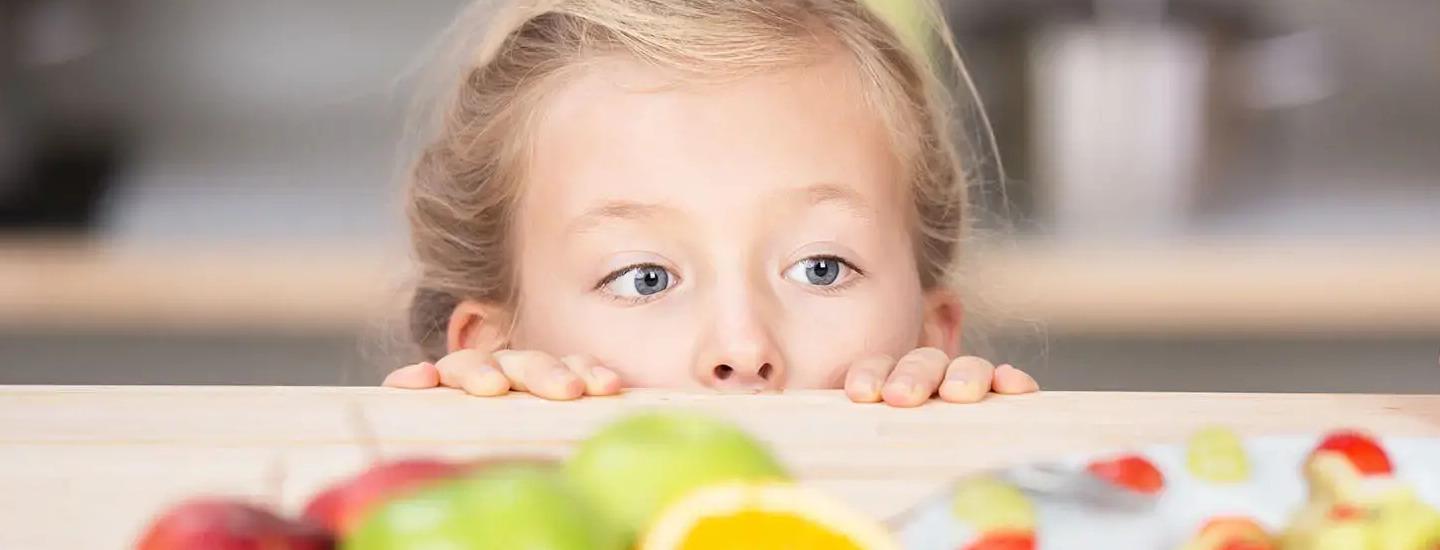 ¿Cómo lograr que tu hijo coma? Consejos para padres de niños "picky eater" con la comida