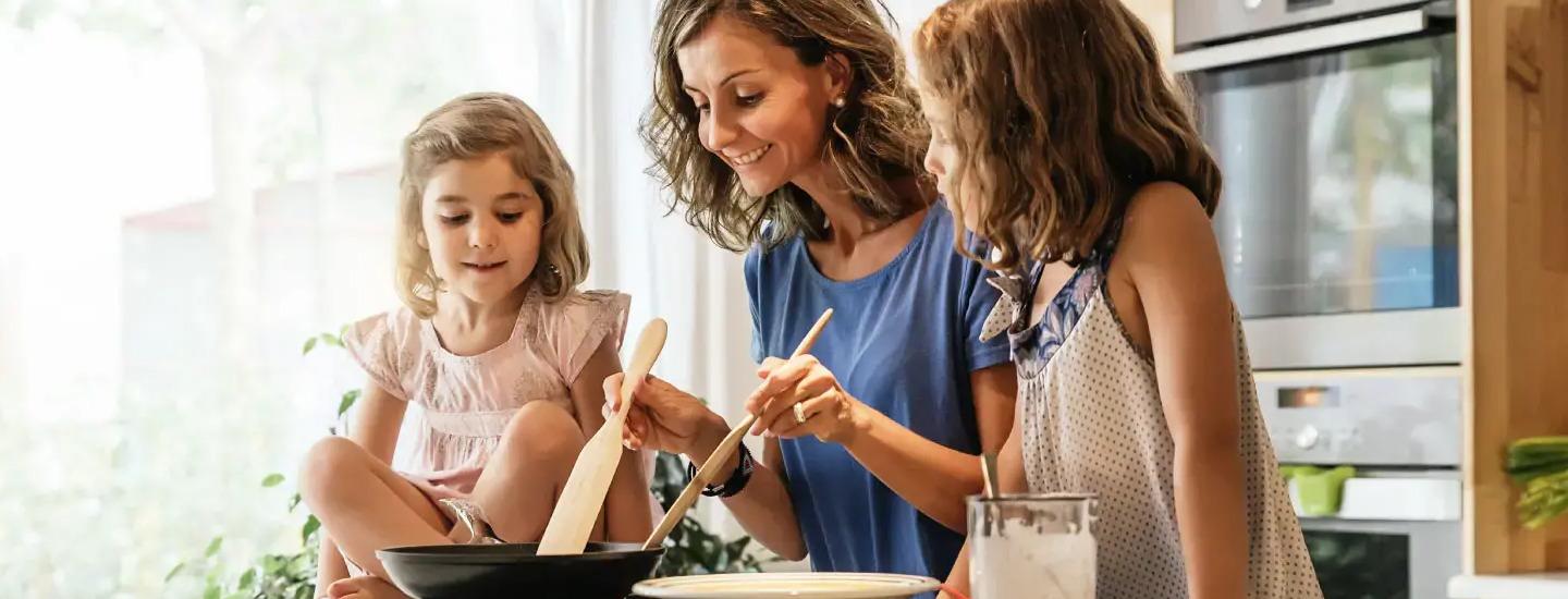 Cocinar en familia para una alimentación balanceada en tus hijos