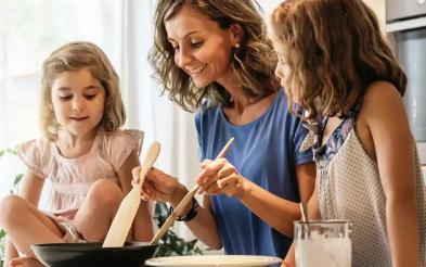 Cocinar en familia para una alimentación balanceada en tus hijos